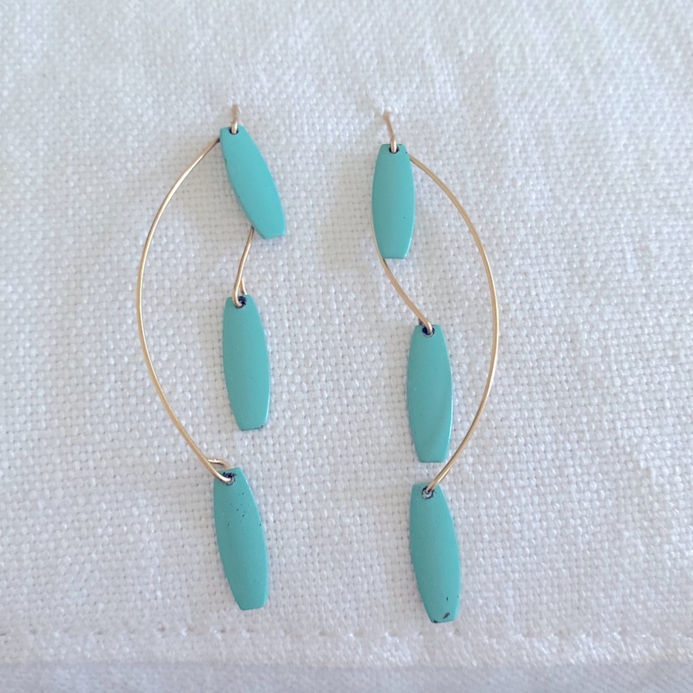 Drop turquoise colored earrings